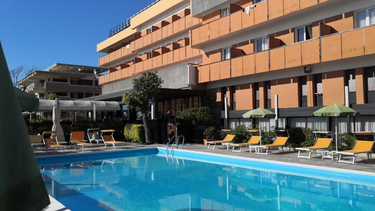 Park Hotel Rímini Exterior foto
